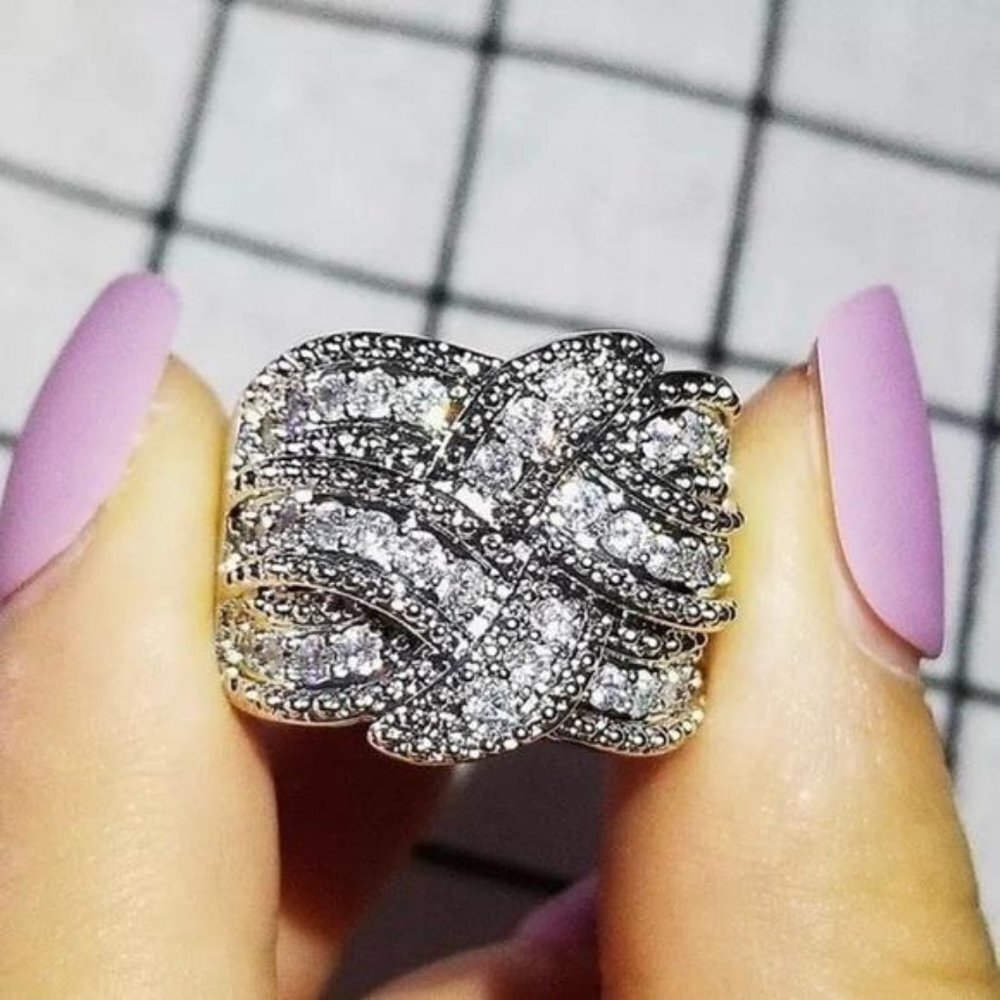 NEW 925 STERLING SILVER DIAMOND BRIDAL RING, CUTE RING, SHINY RING.